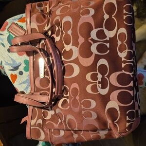 SUPER EUC 🍓 COACH 🍓 SIGNATURE SATEEN LEATHER TRIM TOTE💕Berry Optic Weave (12)